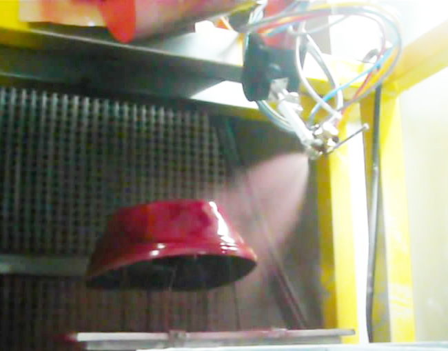 摩托車(chē)后備箱機(jī)器人噴漆