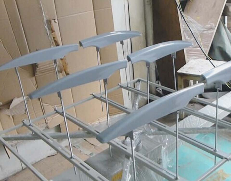 汽車(chē)行李架?chē)娖釞C(jī)器人